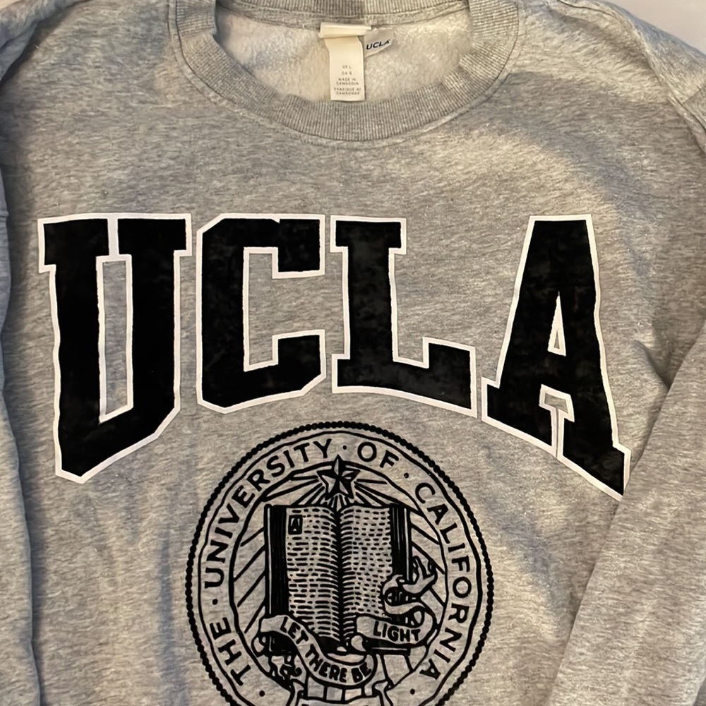 UCLA crew neck sweatshirt size large gray sweatshirt size large